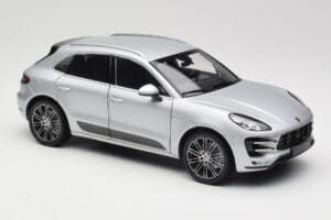 Porsche Macan Turbo 95B Sudrabs Minichamps 1:18 110062504 Metāls — attēls 6 no 8