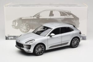 Porsche Macan Turbo 95B Sudrabs Minichamps 1:18 110062504 Metāls — attēls 8 no 8
