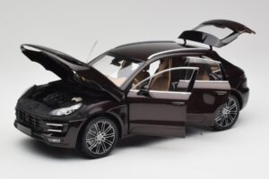 Porsche Macan 95B Turbo Mahagons Metaliks Minichamps 1:18 110062500 Metāls — attēls 2 no 8