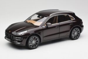 Porsche Macan 95B Turbo Mahagons Metaliks Minichamps 1:18 110062500 Metāls