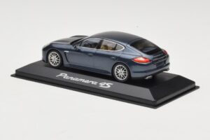 Porsche Panamera 970 4 Zils Metallic Minichamps 1:43 400068220 Metāls — attēls 3 no 4