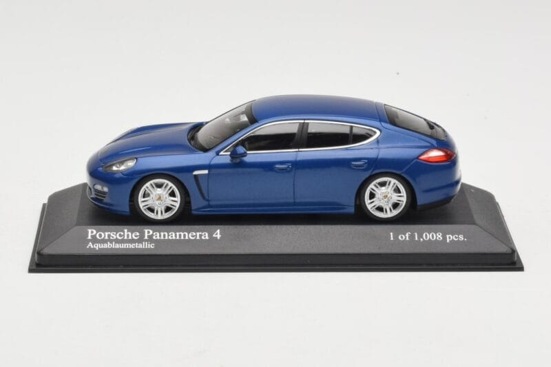 Porsche Panamera 970 4S Blue Metallic Minichamps 1:43 WAP0200419 Metāls
