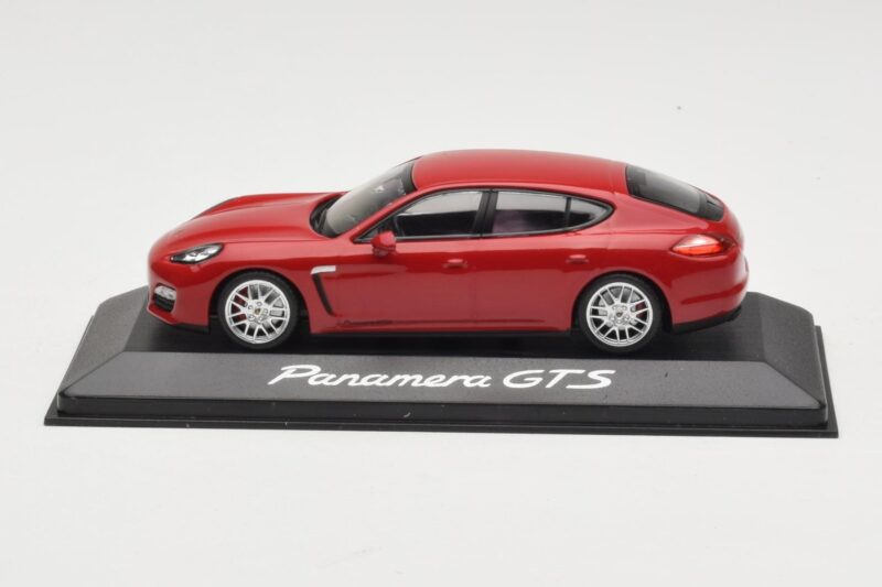 Porsche Panamera 970 GTS Sarkans Minichamps 1:43 WAP0200230C Metāls