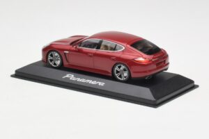Porsche Panamera 970 Sarkans Minichamps 1:43 WAP02000119 Metāls — attēls 3 no 4