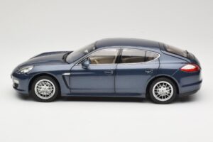 Porsche Panamera 970 S Zils Minichamps 1:18 WAP02100119 Metāls — attēls 4 no 8