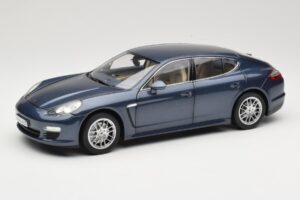 Porsche Panamera 970 S Zils Minichamps 1:18 WAP02100119 Metāls