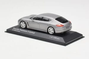 Porsche Panamera 970 S Hybrid Sudrabs Minichamps 1:43 400068250 Metāls — attēls 3 no 4