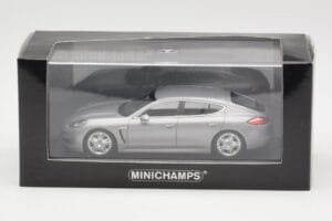 Porsche Panamera 970 S Hybrid Sudrabs Minichamps 1:43 400068250 Metāls — attēls 4 no 4