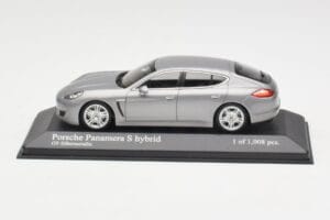 Porsche Panamera 970 S Hybrid Sudrabs Minichamps 1:43 400068250 Metāls