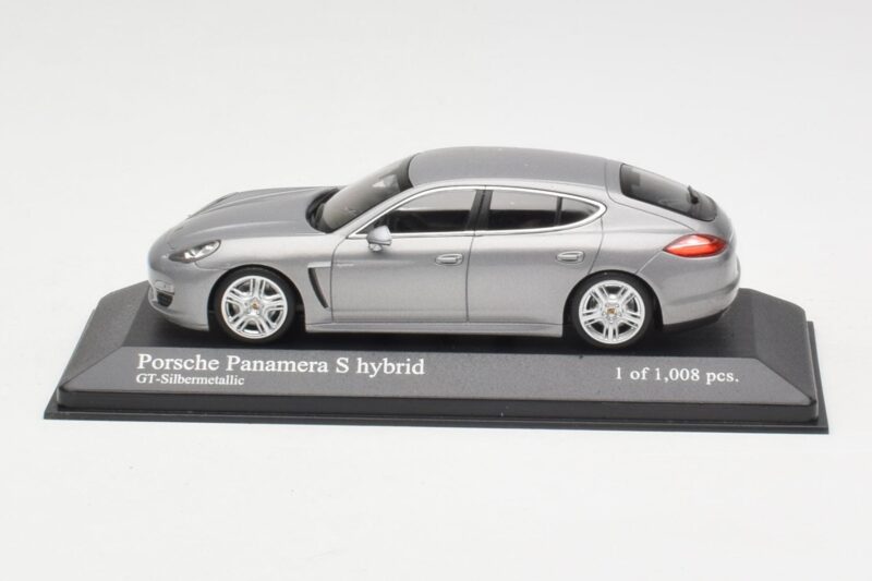 Porsche Panamera 970 S Hybrid Sudrabs Minichamps 1:43 400068250 Metāls