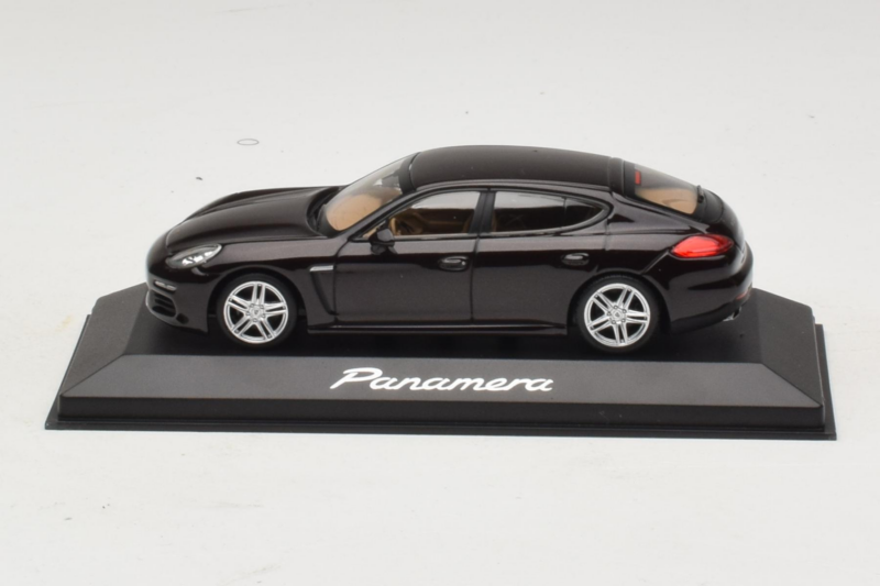 Porsche Panamera 970 Black Metallic Minichamps 1:43 WAP0203900E Metāls