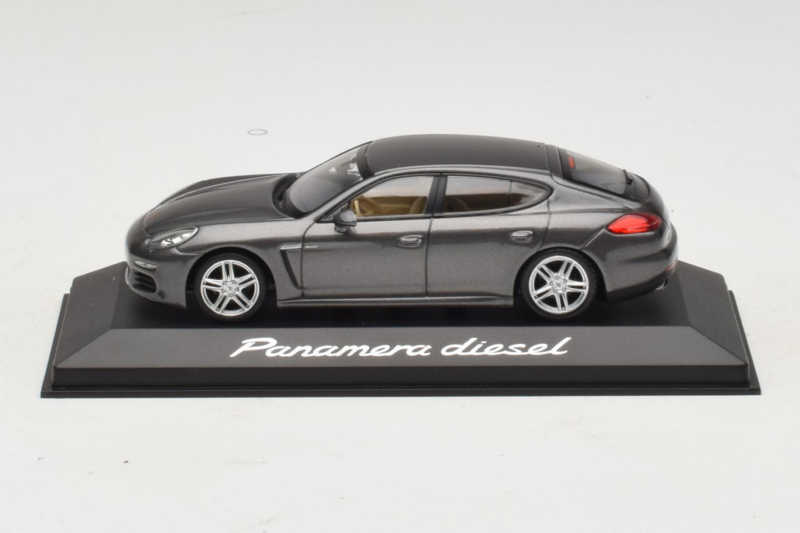 Porsche Panamera 970 Diesel Grey Metallic Minichamps 1:43 WAP0202300E Metāls