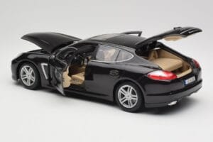 Porsche Panamera Turbo 970 Melns Maisto 1:18 36197 Metāls — attēls 5 no 8