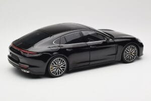 Porsche Panamera 971 Turbo S Melns Metallic Minichamps 1:18 113061076 Metāls — attēls 3 no 8