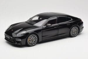 Porsche Panamera 971 Turbo S Melns Metallic Minichamps 1:18 113061076 Metāls
