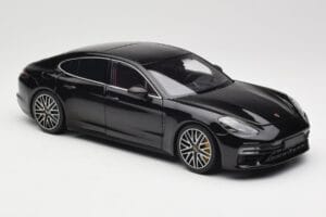 Porsche Panamera 971 Turbo S Melns Metallic Minichamps 1:18 113061076 Metāls — attēls 6 no 8