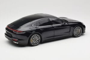 Porsche Panamera 971 Turbo S Zils Metallic Minichamps 1:18 113061075 Metāls — attēls 3 no 8