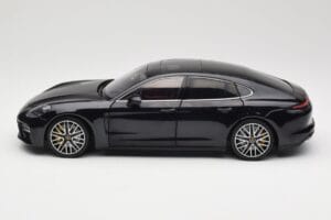 Porsche Panamera 971 Turbo S Zils Metallic Minichamps 1:18 113061075 Metāls — attēls 4 no 8