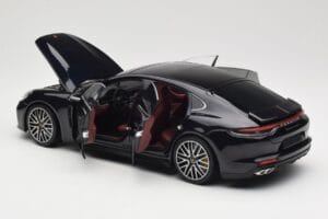Porsche Panamera 971 Turbo S Zils Metallic Minichamps 1:18 113061075 Metāls — attēls 5 no 8