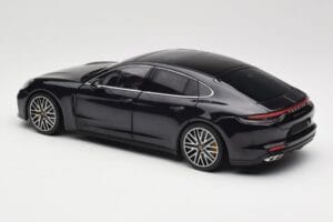 Porsche Panamera 971 Turbo S Zils Metallic Minichamps 1:18 113061075 Metāls — attēls 7 no 8