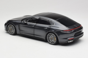 Porsche Panamera 971 Turbo S Grey Metallic Minichamps 1:18 113061073 Metāls — attēls 7 no 8