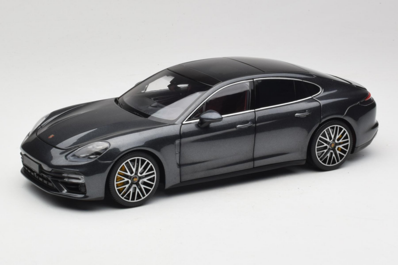 Porsche Panamera 971 Turbo S Grey Metallic Minichamps 1:18 113061073 Metāls