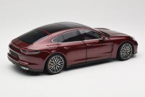 Porsche Panamera 971 Turbo S Sarkans Metallic Minichamps 1:18 113061077 Metāls — attēls 3 no 8