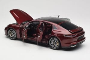 Porsche Panamera 971 Turbo S Sarkans Metallic Minichamps 1:18 113061077 Metāls — attēls 5 no 8