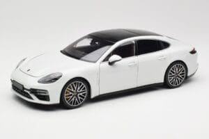 Porsche Panamera 971 Turbo S Balts Metallic Minichamps 1:18 113061074 Metāls