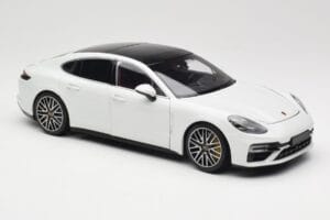 Porsche Panamera 971 Turbo S Balts Metallic Minichamps 1:18 113061074 Metāls — attēls 6 no 8