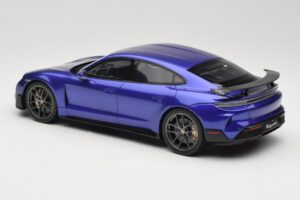 Porsche Taycan J1 Turbo GT Purple Sky Metallic GT Spirit 1:18 GT520 Sveķi — attēls 5 no 6