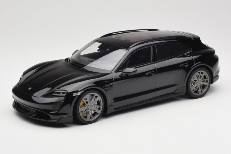 Porsche Taycan J1 Turbo S Cross Turismo Melns Minichamps 1:18 155069300 Metāls