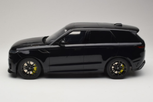 Range Rover Sport SV Edition Two Ligurian Black GT Spirit 1:12 GT555 Sveķi — attēls 3 no 6