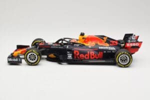 Red Bull Racing RB16 #33 M. Verstappen 3rd Place Styrian GP 2020 Minichamps 1:18 110200233 Metāls — attēls 3 no 6