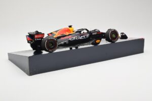 Red Bull Racing RB18 #1 M. Verstappen Winner Austin GP 2022 Minichamps 1:18 113222901 Metāls — attēls 3 no 6