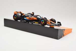 Red Bull Racing RB18 #1 M. Verstappen Winner Austin GP 2022 Minichamps 1:18 113222901 Metāls — attēls 4 no 6