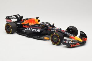 Red Bull Racing RB18 #1 M. Verstappen Winner Miami GP 2022 Minichamps 1:18 110220501 Metāls — attēls 4 no 6