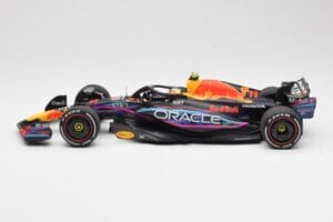 Red Bull Racing RB19 #11 S. Perez 2nd Place Miami GP 2023 Minichamps 1:18 110230511 Metāls — attēls 3 no 6