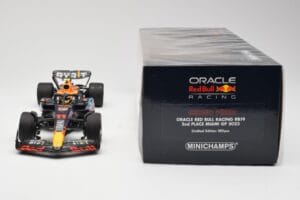 Red Bull Racing RB19 #11 S. Perez 2nd Place Miami GP 2023 Minichamps 1:18 110230511 Metāls — attēls 6 no 6