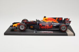 Red Bull Racing Tag Heuer RB13 #3 D. Ricciardo 3rd Place Malaysian GP 2017 Minichamps 1:18 117171503 Metāls