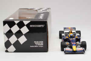Red Bull RB1 Cosworth #14 D. Coulthard Red Bull Racing Showcar 2005 Minichamps 1:18 100050014 Metāls — attēls 6 no 6