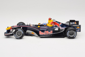 Red Bull RB1 Cosworth #14 D. Coulthard Red Bull Racing Showcar 2005 Minichamps 1:18 100050084 Metāls — attēls 3 no 7