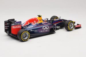 Red Bull RB10 Renault #3 D. Ricciardo Infiniti Red Bull Racing Showcar 2014 Minichamps 1:18 110140003 Metāls — attēls 2 no 6