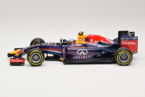 Red Bull RB10 Renault #3 D. Ricciardo Infiniti Red Bull Racing Showcar 2014 Minichamps 1:18 110140003 Metāls — attēls 3 no 6