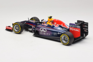Red Bull RB10 Renault #3 D. Ricciardo Infiniti Red Bull Racing Showcar 2014 Minichamps 1:18 110140003 Metāls — attēls 5 no 6