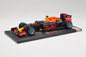 Red Bull RB12 Tag Heuer #3 D. Ricciardo Red Bull Racing Brazilian Grand Prix 2016 Minichamps 1:18 117161203 Sveķi — attēls 2 no 6