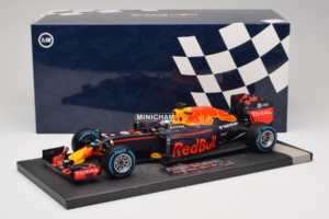 Red Bull RB12 Tag Heuer #3 D. Ricciardo Red Bull Racing Brazilian Grand Prix 2016 Minichamps 1:18 117161203 Sveķi — attēls 6 no 6