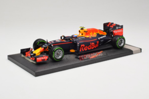 Red Bull RB12 Tag Heuer #33 M. Verstappen Red Bull Racing Showcar 2016 Minichamps 1:18 117161233 Sveķi — attēls 2 no 7