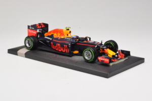 Red Bull RB12 Tag Heuer #33 M. Verstappen Red Bull Racing Showcar 2016 Minichamps 1:18 117161233 Sveķi — attēls 4 no 7
