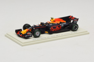 Red Bull RB13 Tag Heuer #33 M. Verstappen 3rd Chinese Grand Prix 2017 Spark 1:43 S5037 Sveķi — attēls 2 no 4